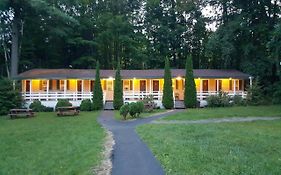 Adirondack Oasis Motel